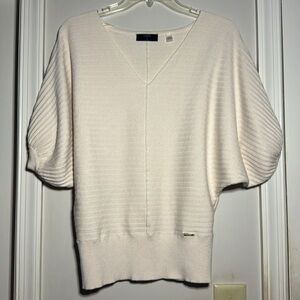 Tahari V-neck short-sleeved sweater
